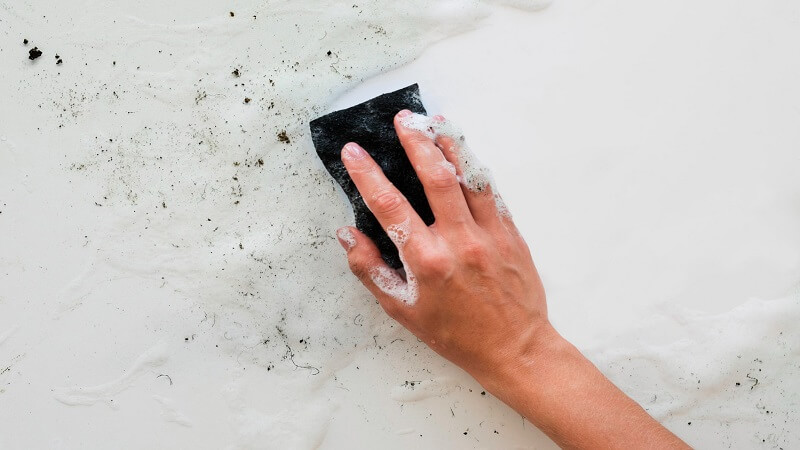How to Safely and Effectively Remove Mold From Walls