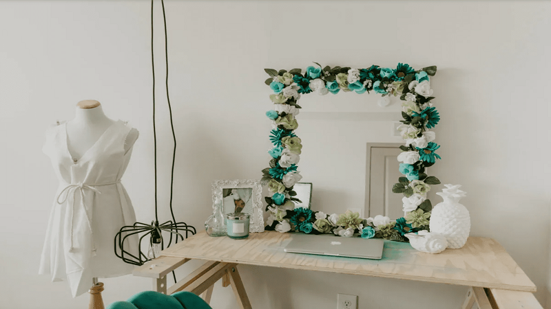 Unique Ways To Customize Your Mirror