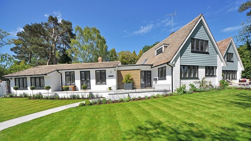 How to Create a Cohesive and Inviting Home Exterior